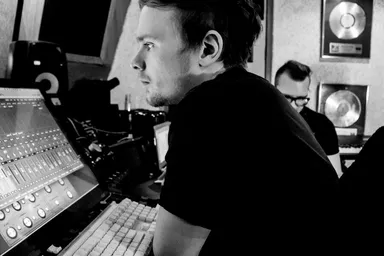 Will Schollar - Producer & Ambient Guitarist