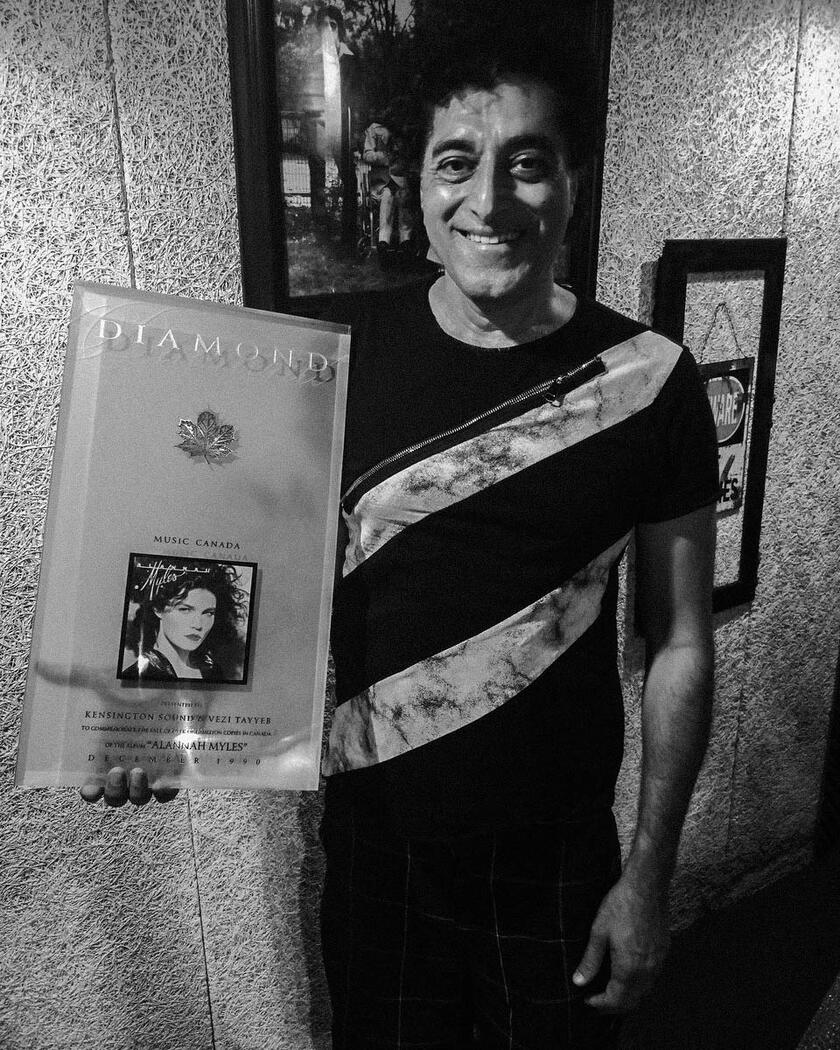 Vezi with Diamond Certification / Alannah Myles